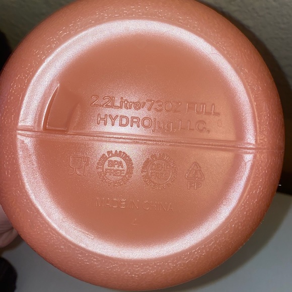 Gourde HydroJug Classic 73 Oz – Rose Léopard, Manchon Isolant Et Sangle – Neuve